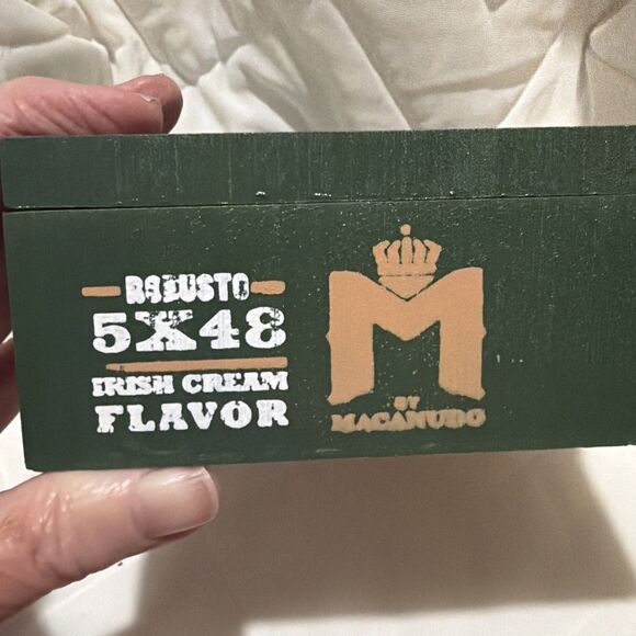 Macanese Dominican Wooden Cigar Box 8.5x6x2.25” - Picture 4 of 7